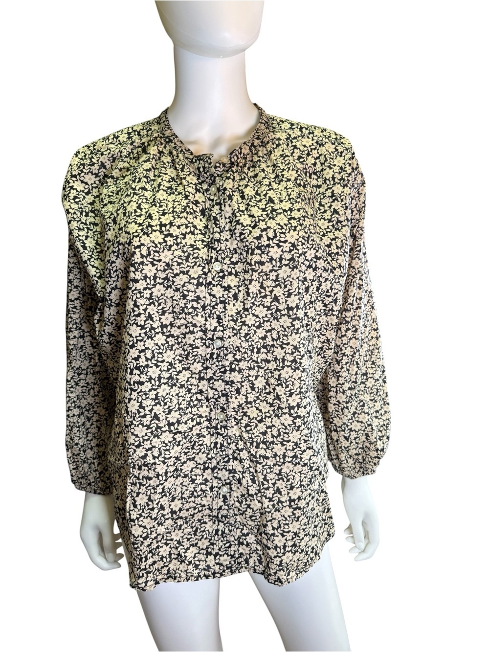 Free Assembly Floral Button-Up Blouse in White and Cream size M Spring EUC